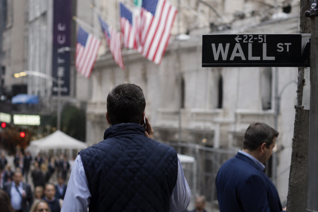 Is the 3.2% yielding SCHD ETF a buy as one-year Treasury yields hit 4.06%?